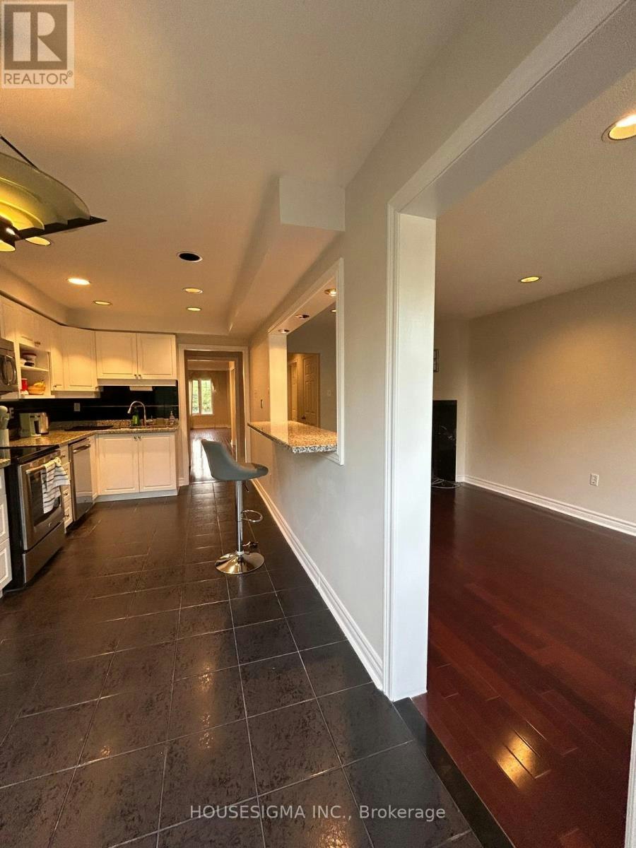 70 Royal Manor Crescent, Richmond Hill, ON, L4B 3N5 - 6