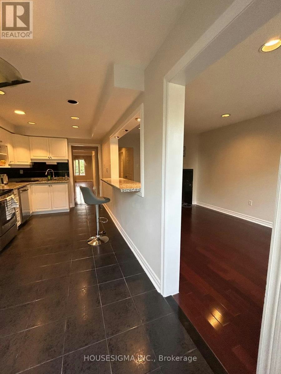 70 Royal Manor Crescent, Richmond Hill, ON, L4B 3N5 - 7