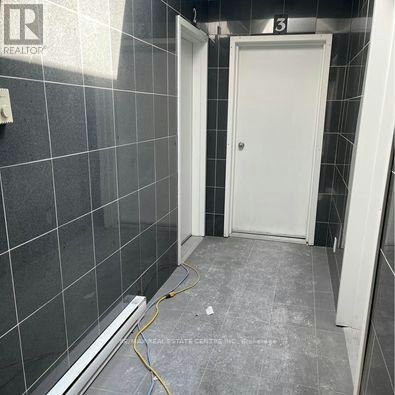 1-5900 Main Street, Niagara Falls, ON, L2G 5Z8 - 2
