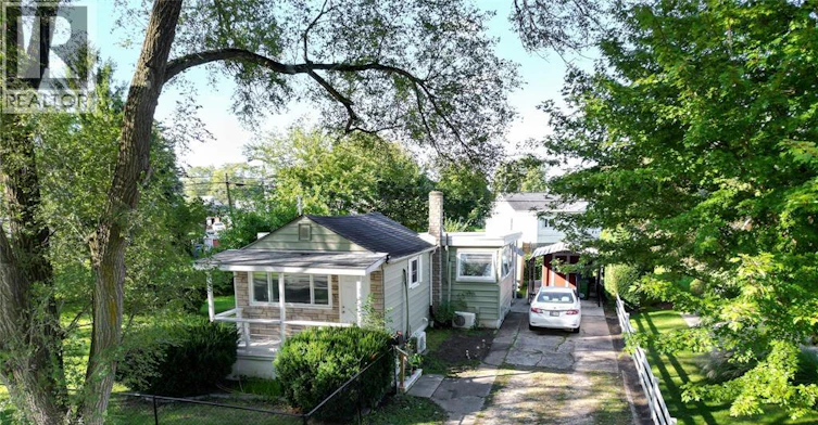 1497 Everts, Windsor, ON, N9B 3E2