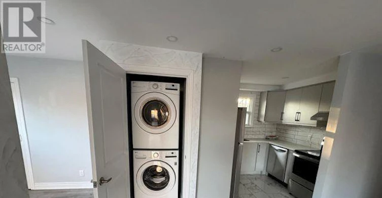 UPPER LEVEL-31 Thorncrest Crescent, London, ON, N6J 1K4 - 6