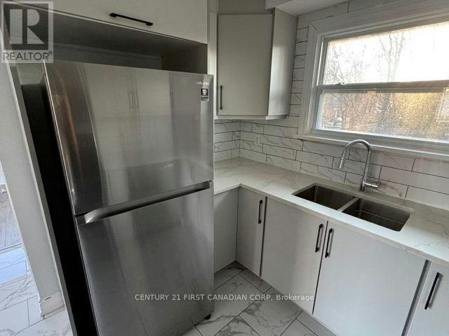 UPPER LEVEL-31 Thorncrest Crescent, London, ON, N6J 1K4 - 4