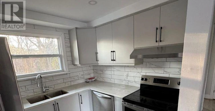UPPER LEVEL-31 Thorncrest Crescent, London, ON, N6J 1K4 - 5