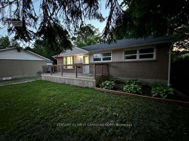 UPPER LEVEL-31 Thorncrest Crescent, London, ON, N6J 1K4