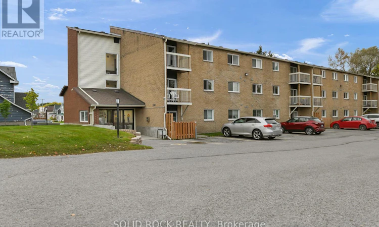 207-190 Elgin Street W
