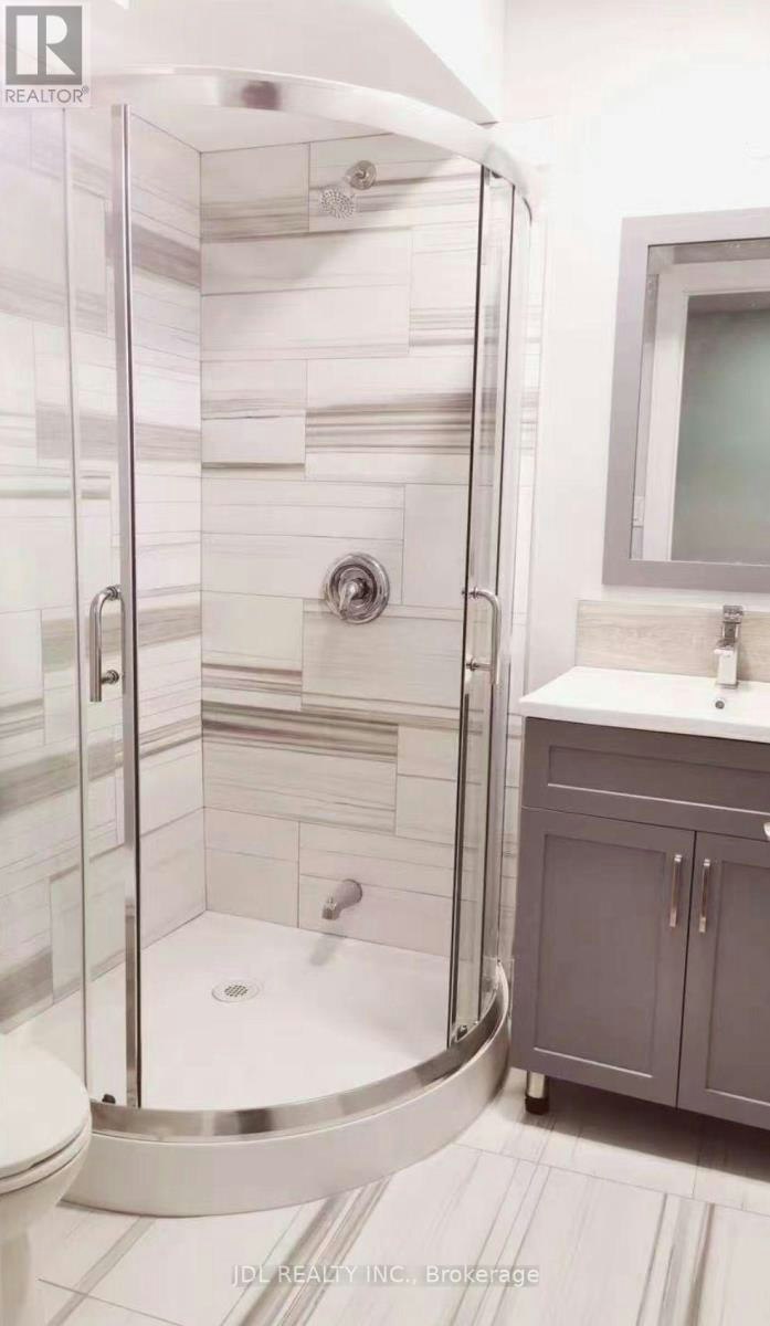 16 Ross St Street, Toronto, ON, M5T 1Z9 - 2