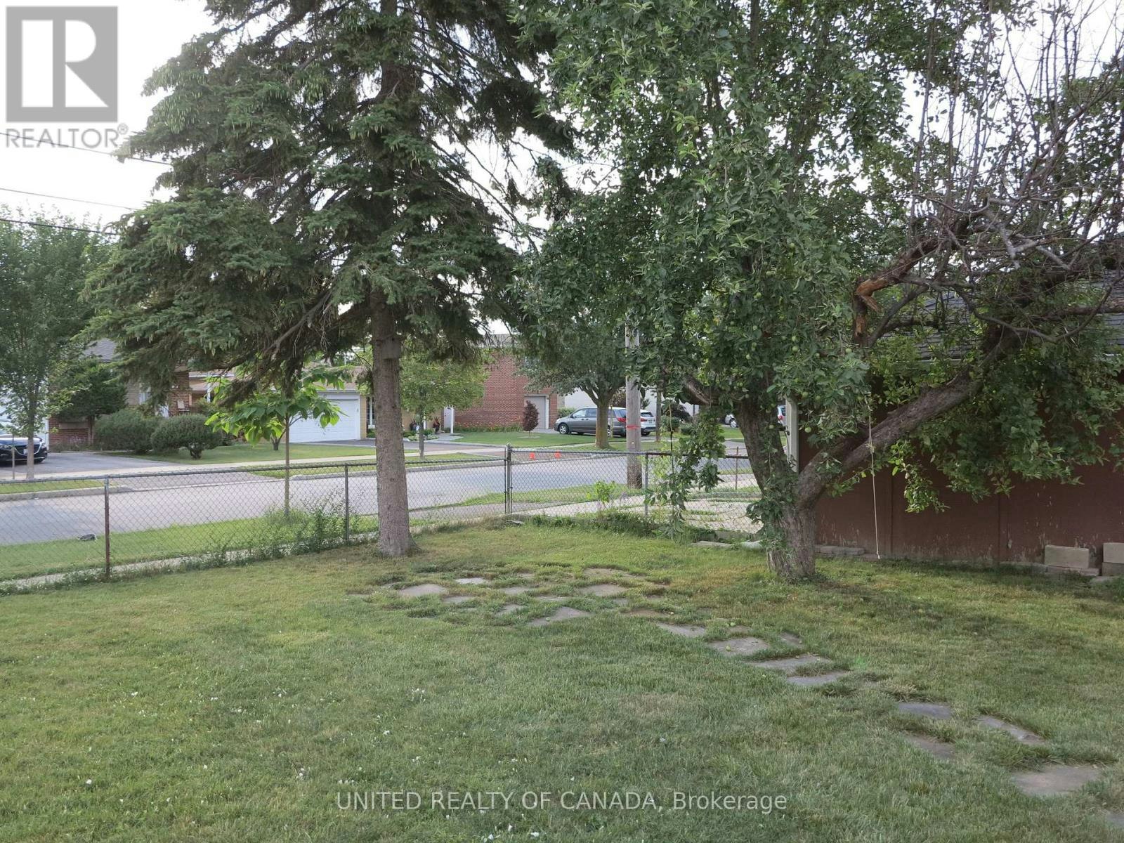 456 Drewry Avenue, Toronto, ON, M2R 2K7 - 4