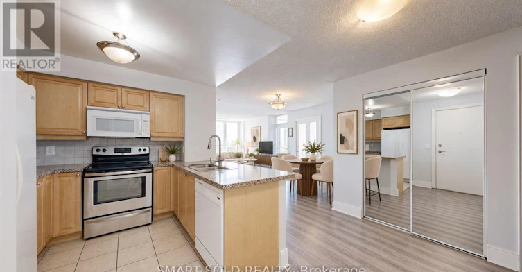 2413-15 Greenview Avenue, Toronto, ON, M2M 4M7 - 8