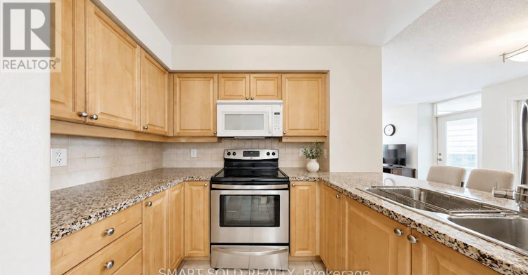 2413-15 Greenview Avenue, Toronto, ON, M2M 4M7 - 10