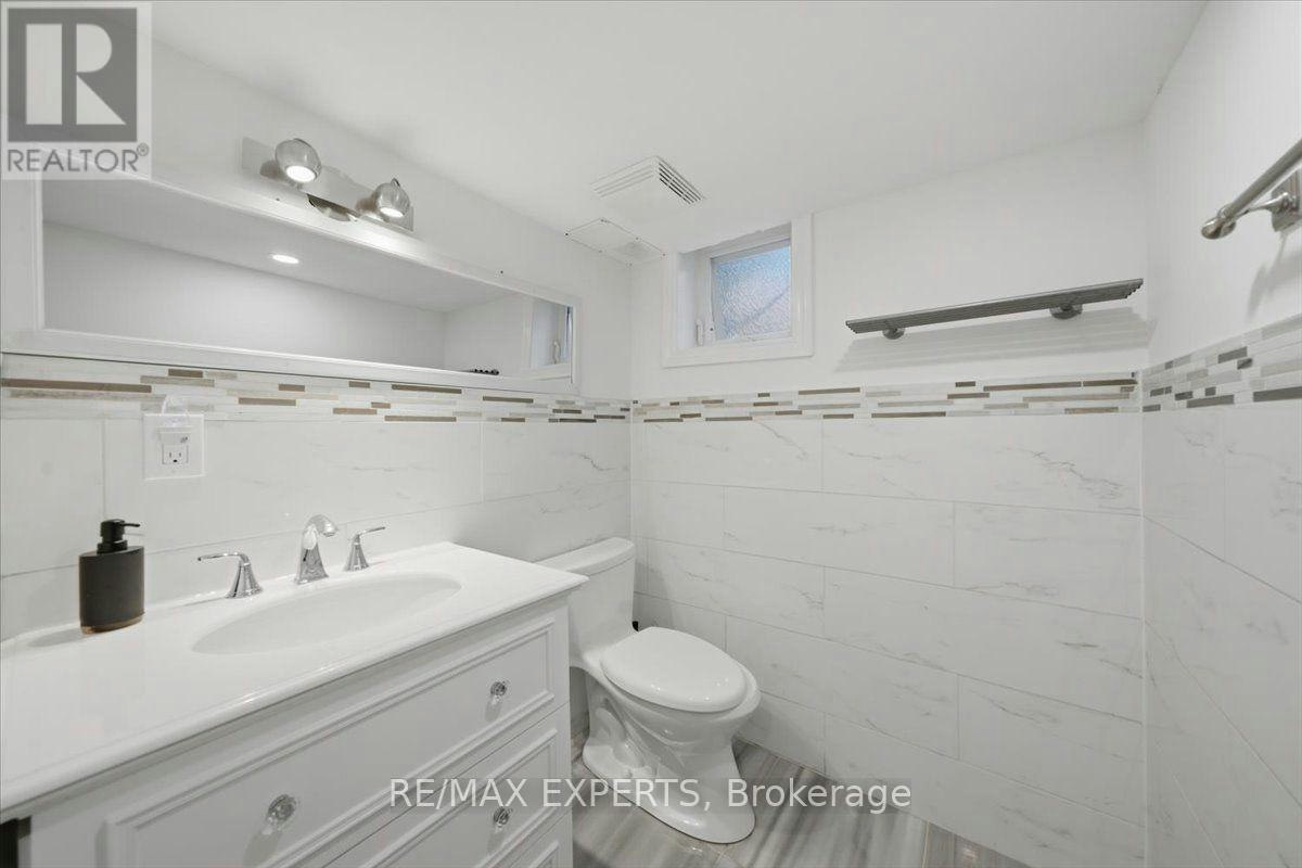 LOWER-51 Clifton Avenue, Toronto, ON, M3H 4K9 - 18
