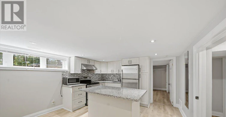 LOWER-51 Clifton Avenue, Toronto, ON, M3H 4K9 - 9