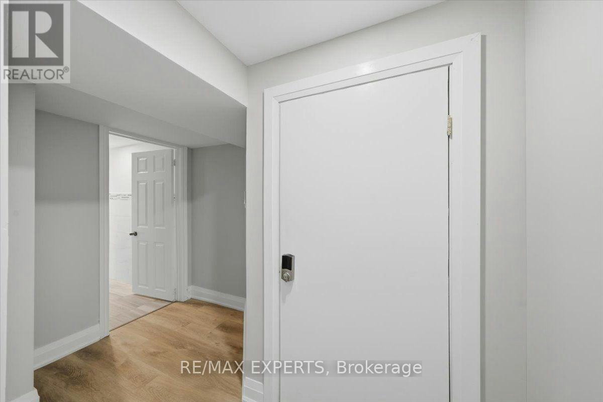 LOWER-51 Clifton Avenue, Toronto, ON, M3H 4K9 - 7