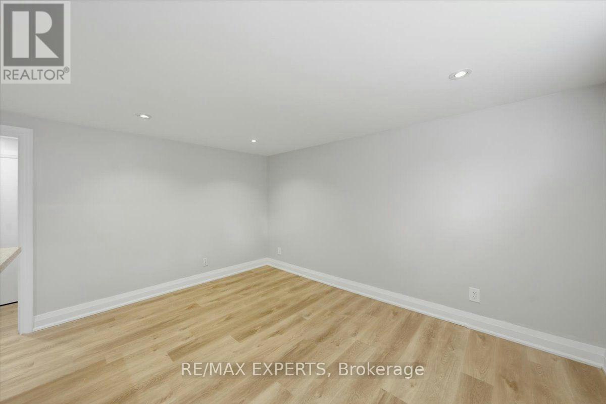 LOWER-51 Clifton Avenue, Toronto, ON, M3H 4K9 - 12