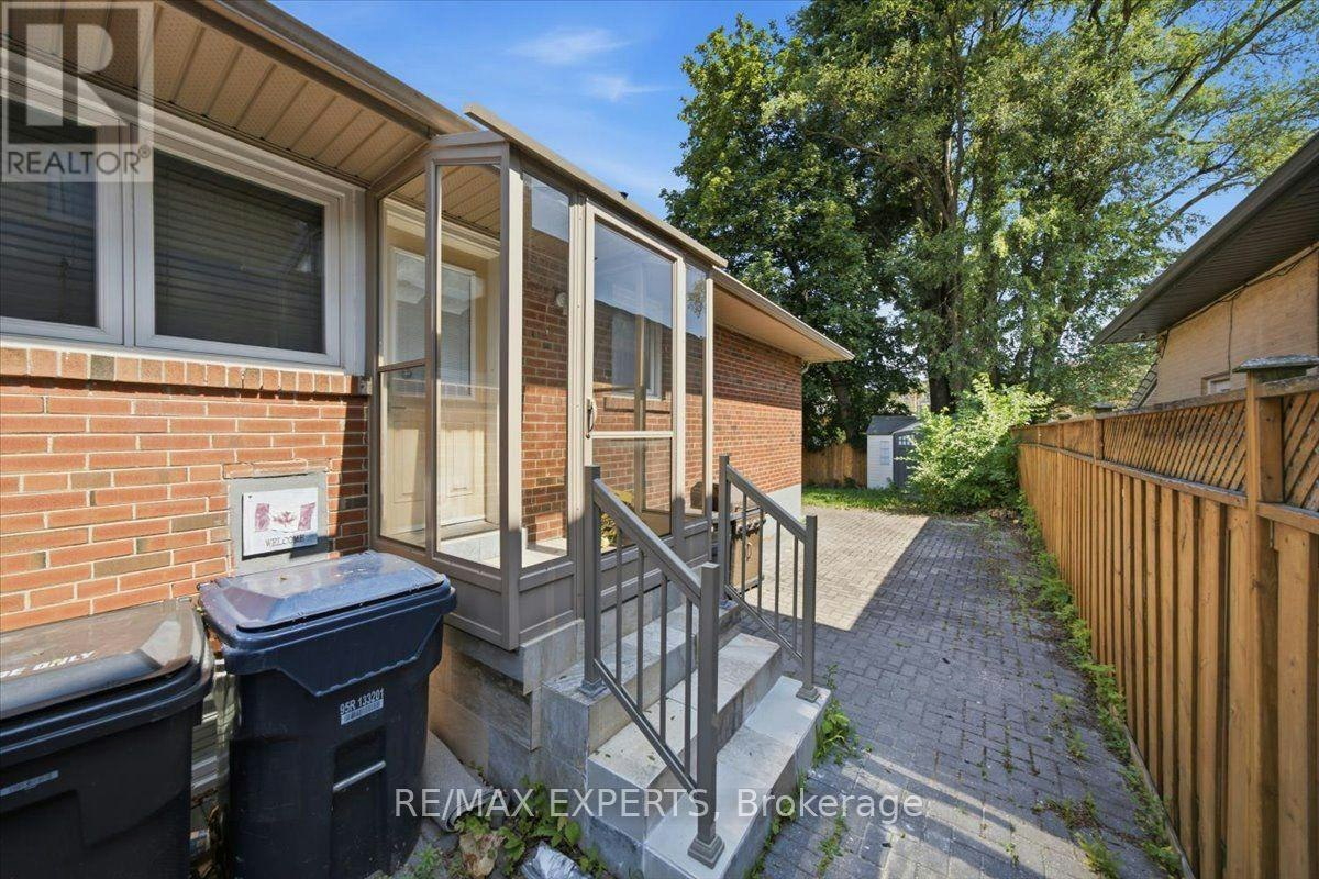 LOWER-51 Clifton Avenue, Toronto, ON, M3H 4K9 - 4