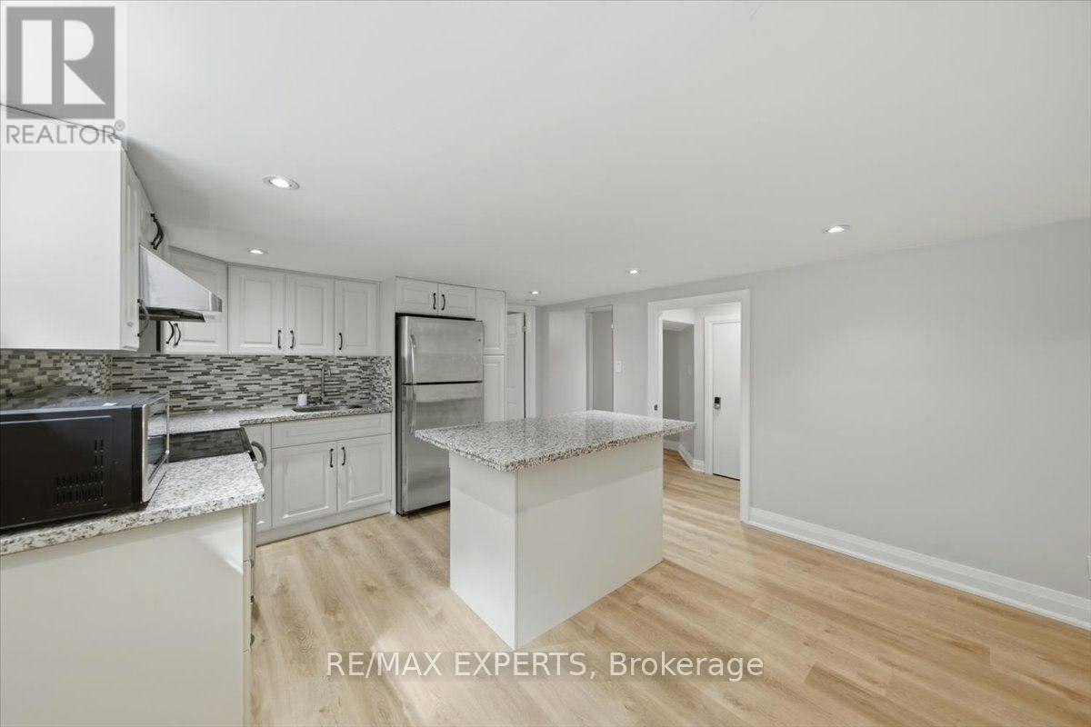 LOWER-51 Clifton Avenue, Toronto, ON, M3H 4K9 - 11
