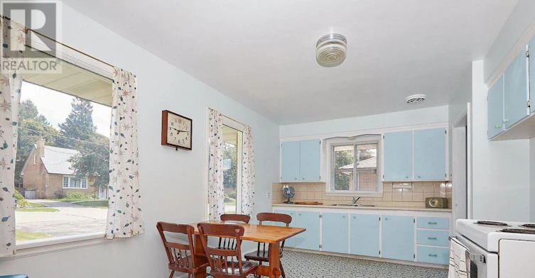 212 Hallett Avenue, Whitby, ON, L1N 5K8 - 7