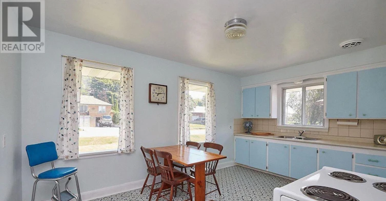 212 Hallett Avenue, Whitby, ON, L1N 5K8 - 8