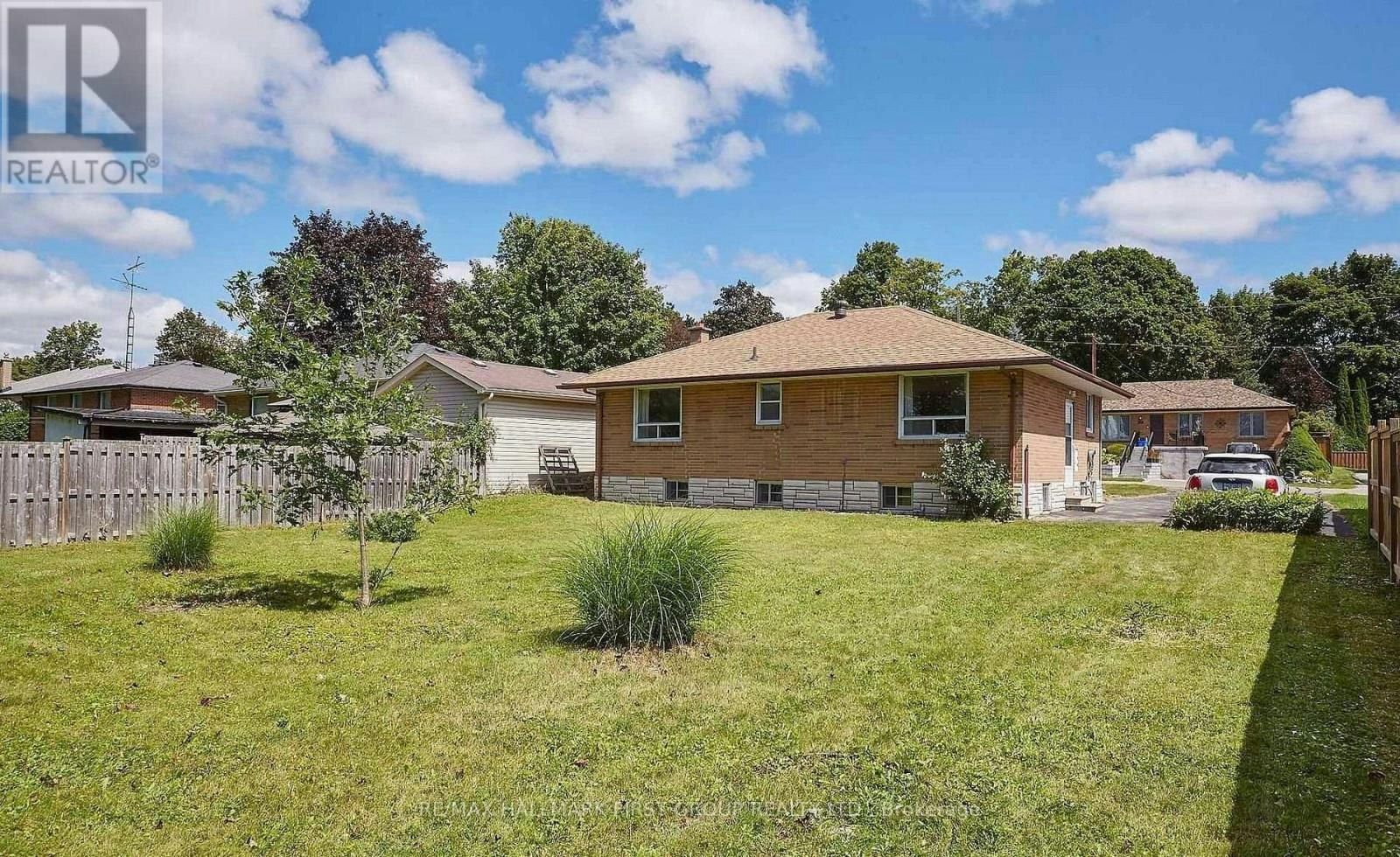 212 Hallett Avenue, Whitby, ON, L1N 5K8 - 19