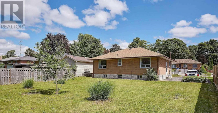 212 Hallett Avenue, Whitby, ON, L1N 5K8 - 19