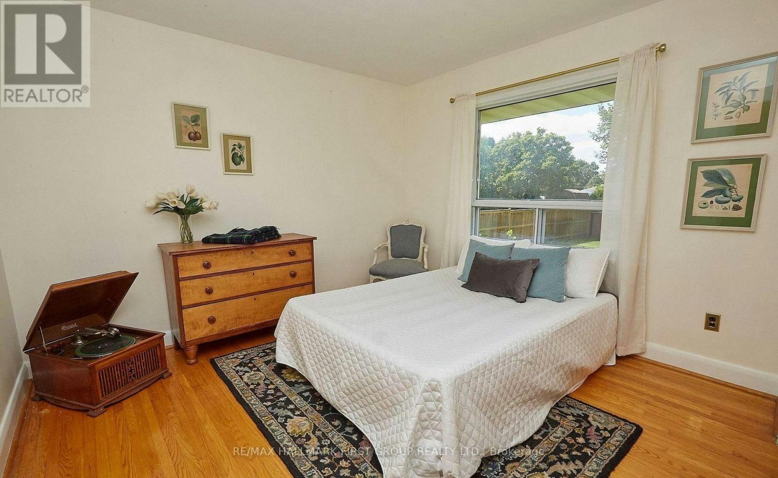 212 Hallett Avenue, Whitby, ON, L1N 5K8 - 10
