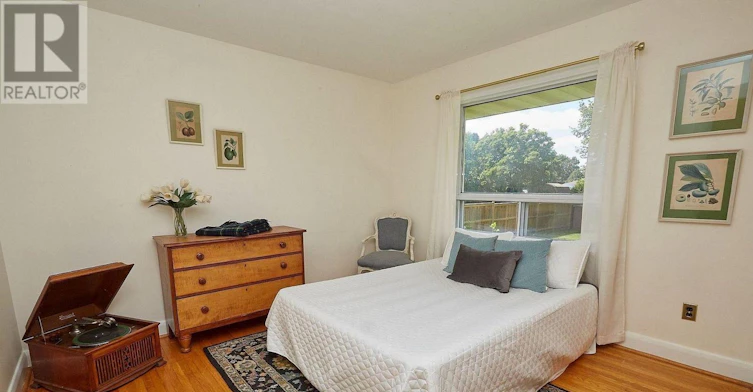 212 Hallett Avenue, Whitby, ON, L1N 5K8 - 10