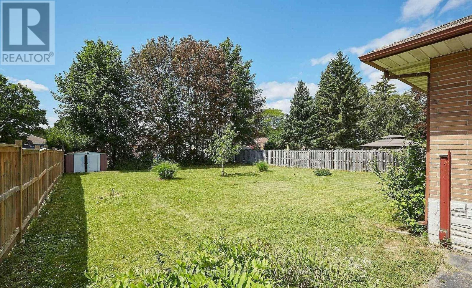 212 Hallett Avenue, Whitby, ON, L1N 5K8 - 18