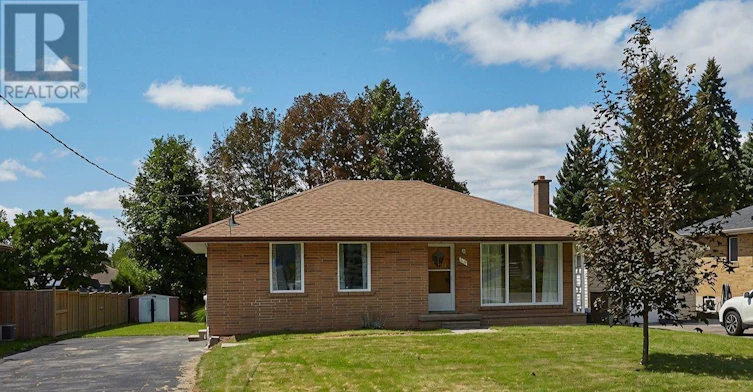 212 Hallett Avenue, Whitby, ON, L1N 5K8 - 2