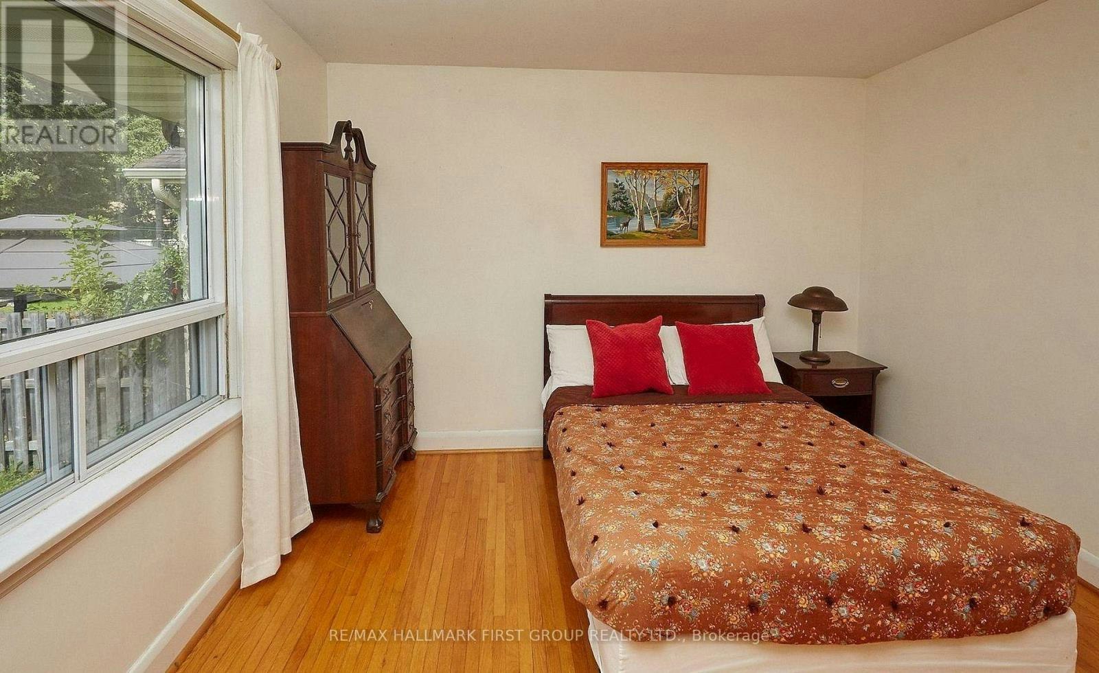 212 Hallett Avenue, Whitby, ON, L1N 5K8 - 11
