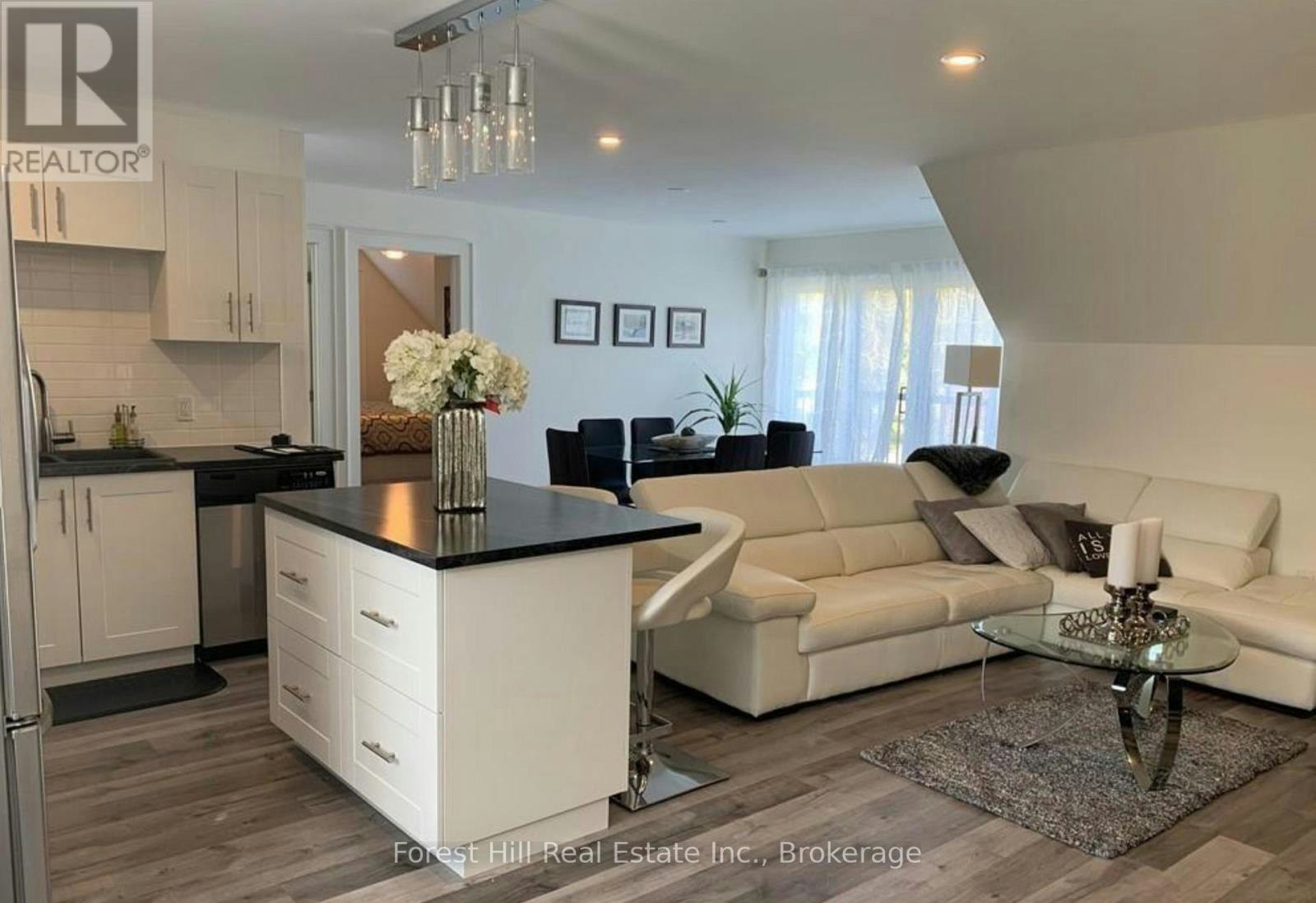 CARRIAGE HOUSE-51 Louisa Street W, Blue Mountains, ON, N0H 2P0 - 2