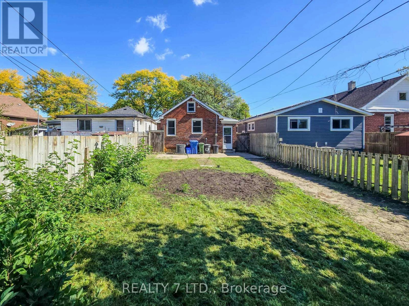 1083 Campbell Avenue, Windsor, ON, N9B 2J4 - 47