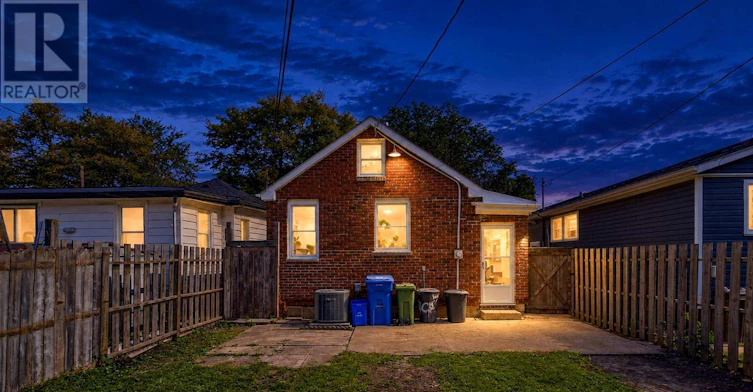 1083 Campbell Avenue, Windsor, ON, N9B 2J4 - 49