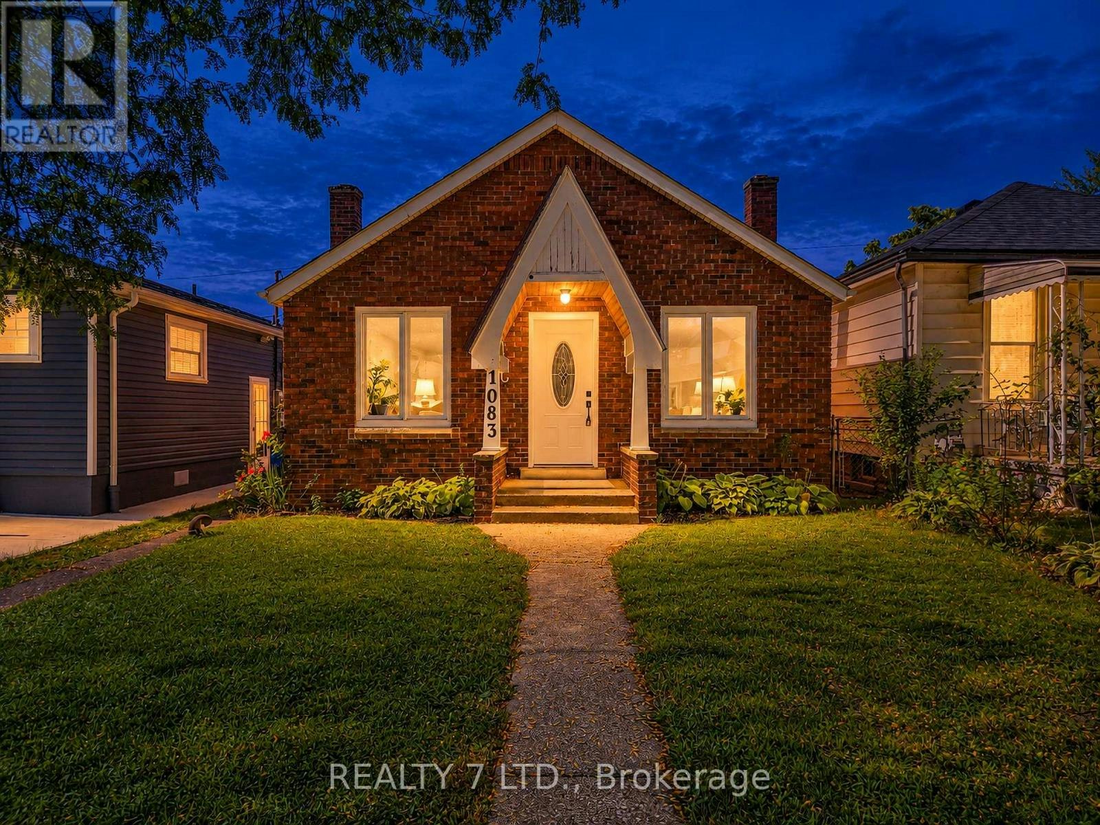 1083 Campbell Avenue, Windsor, ON, N9B 2J4