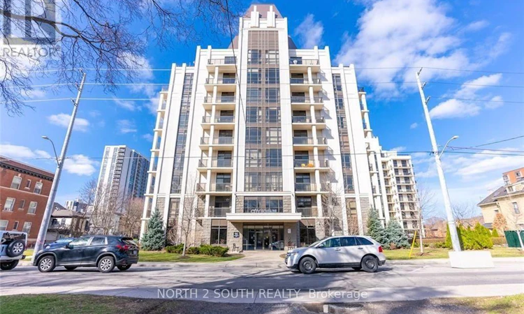 605-90 Charlton Avenue W