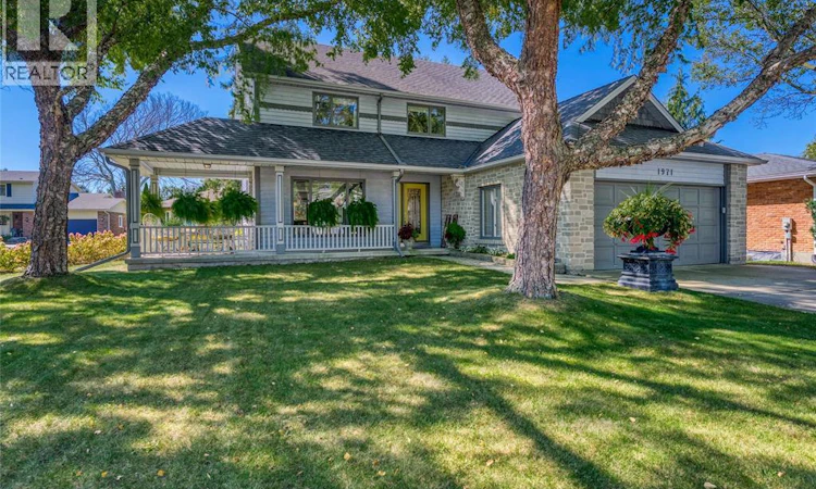 1971 Winslow Crescent
