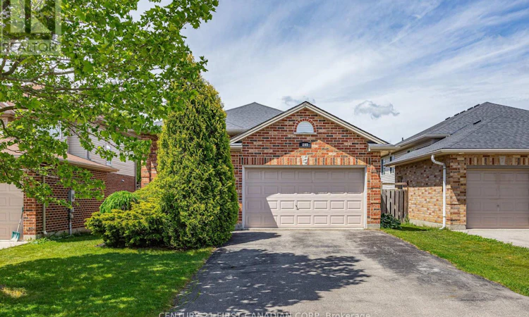 899 Bitterbush Crescent