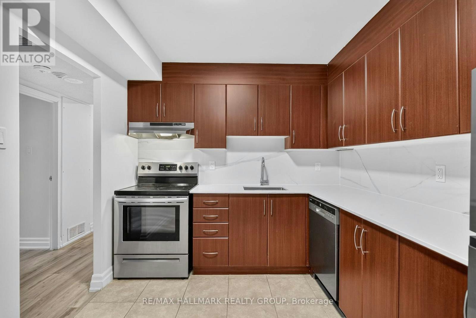 210-435 Albert Street, Ottawa, ON, K1R 7X4 - 14
