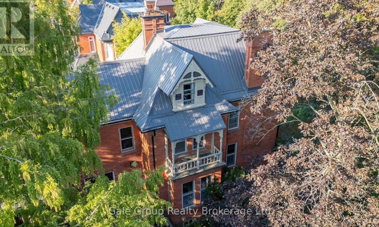 105 Vansittart Avenue