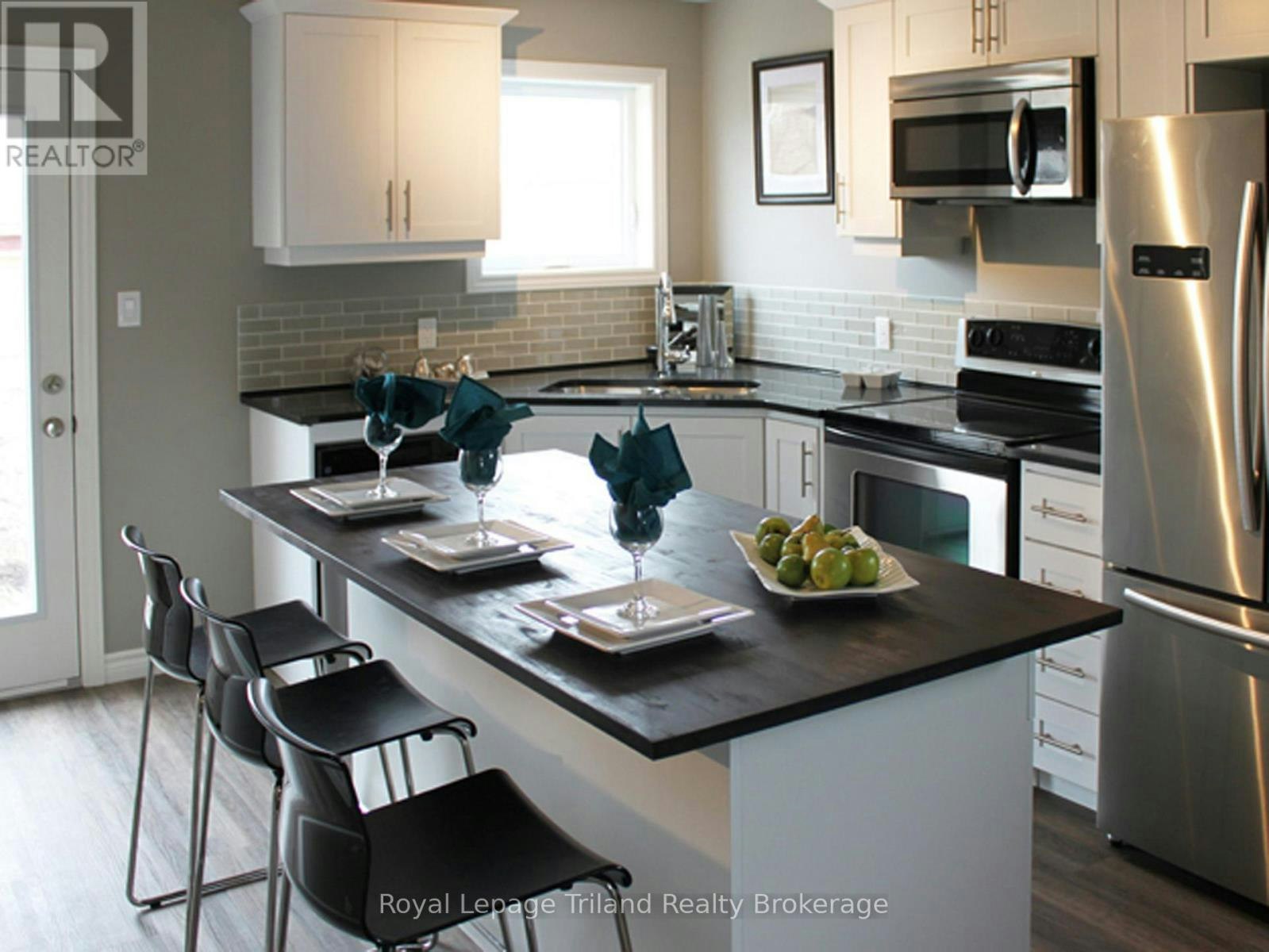 6-687 Canterbury Street, Woodstock, ON, N4S 4L3 - 2