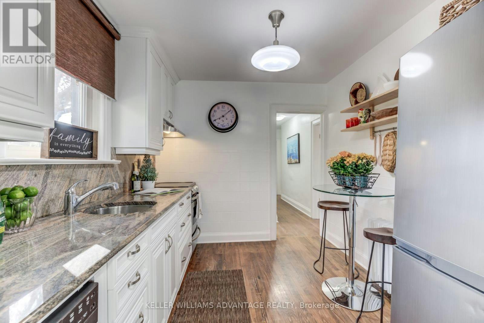 376 Glen Manor Drive, Toronto, ON, M4E 2X9 - 5