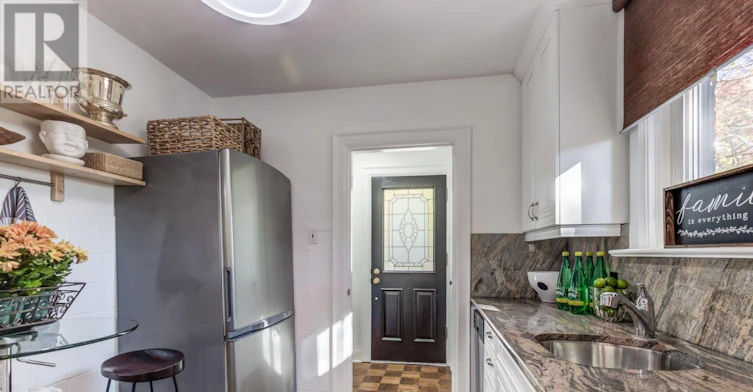 376 Glen Manor Drive, Toronto, ON, M4E 2X9 - 3