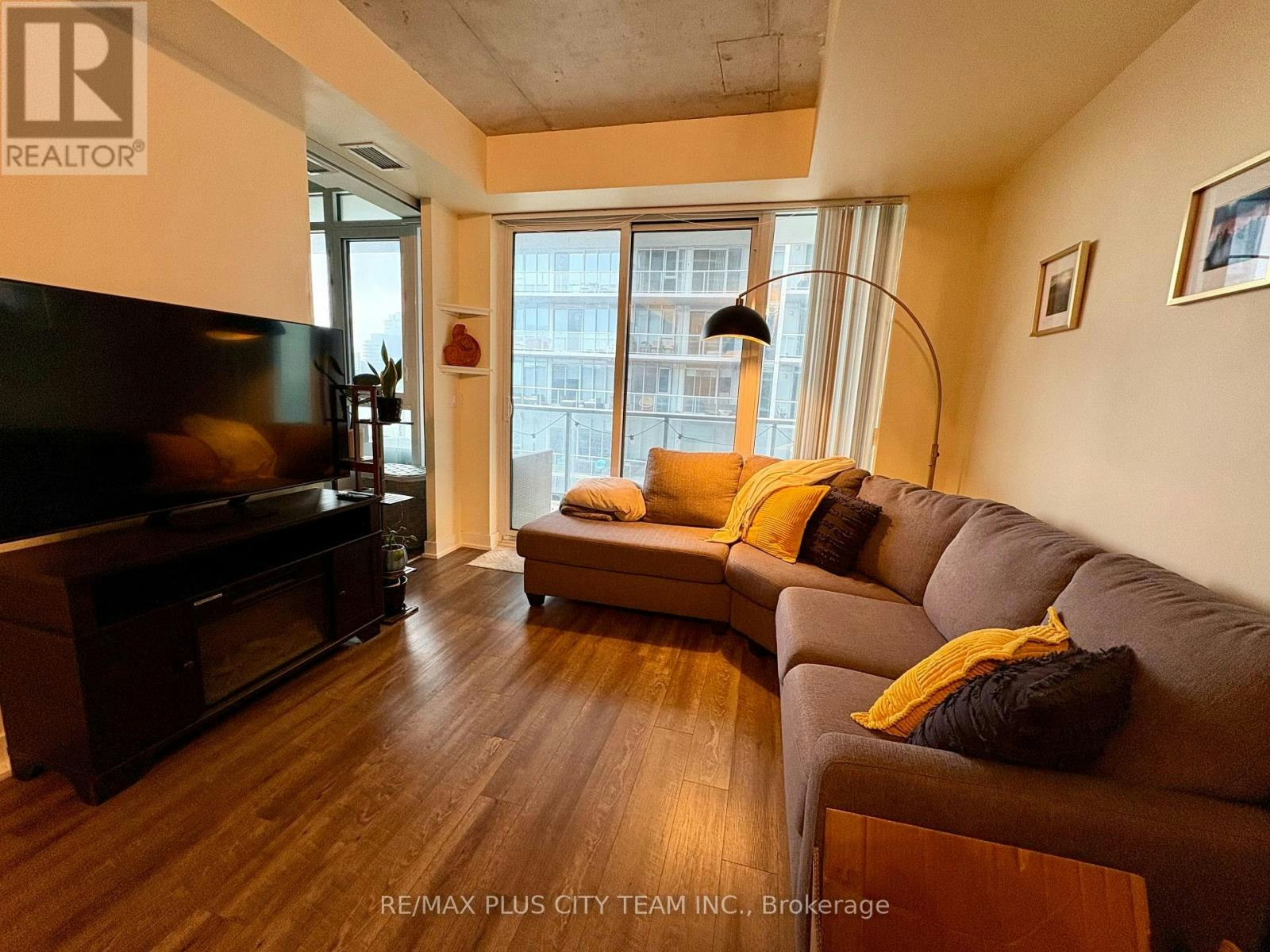 608-25 Baseball Place, Toronto, ON, M4M 0E7 - 3