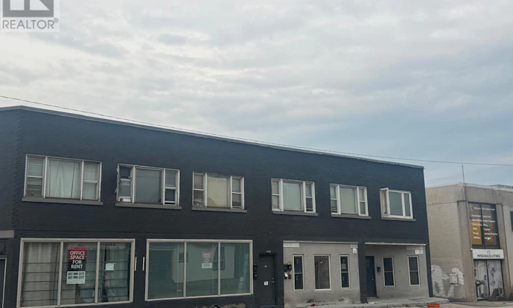 451 Simcoe Street