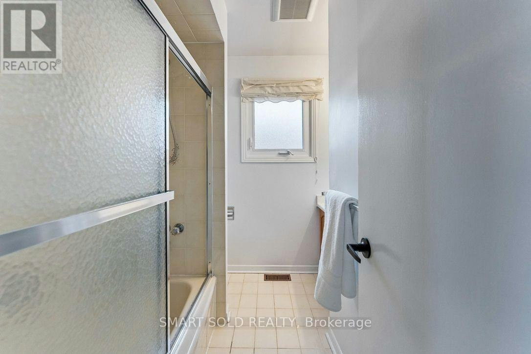 853 Apple Gate Court, Mississauga, ON, L5C 4L8 - 23