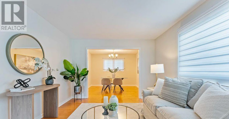 853 Apple Gate Court, Mississauga, ON, L5C 4L8 - 4