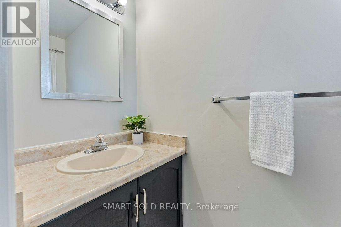 853 Apple Gate Court, Mississauga, ON, L5C 4L8 - 8