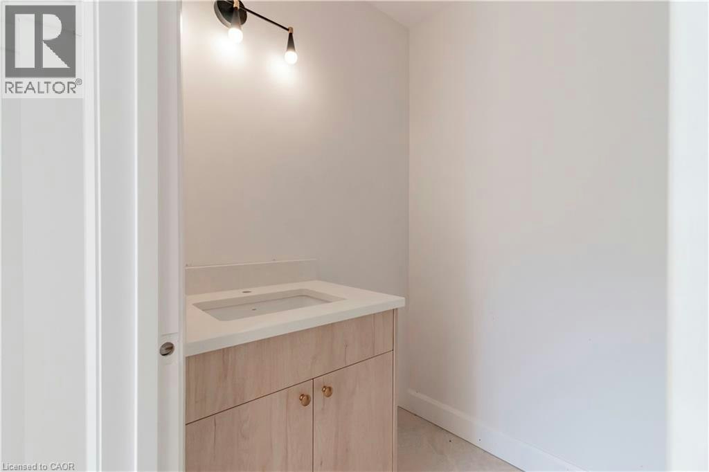 8-114 Madison Avenue S, Kitchener, ON, N2G 3M6 - 12