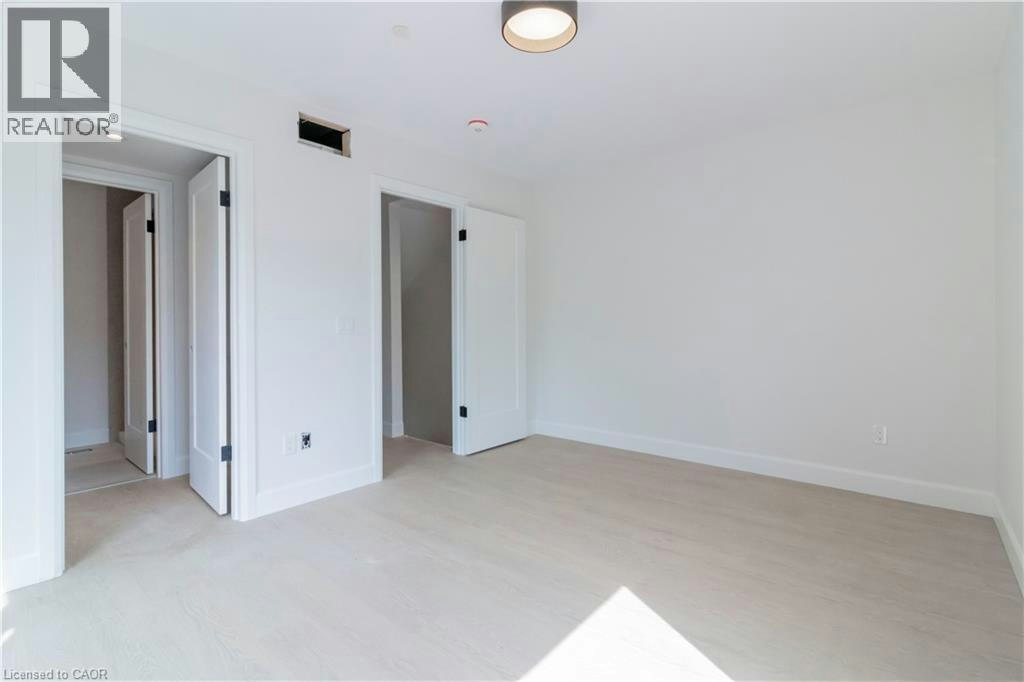 8-114 Madison Avenue S, Kitchener, ON, N2G 3M6 - 11