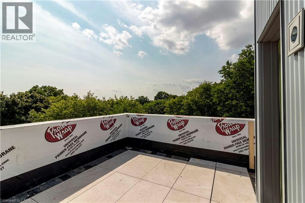8-114 Madison Avenue S, Kitchener, ON, N2G 3M6 - 14