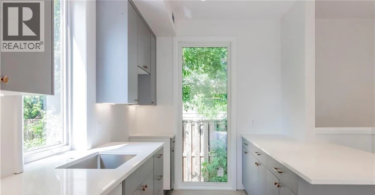 8-114 Madison Avenue S, Kitchener, ON, N2G 3M6 - 5