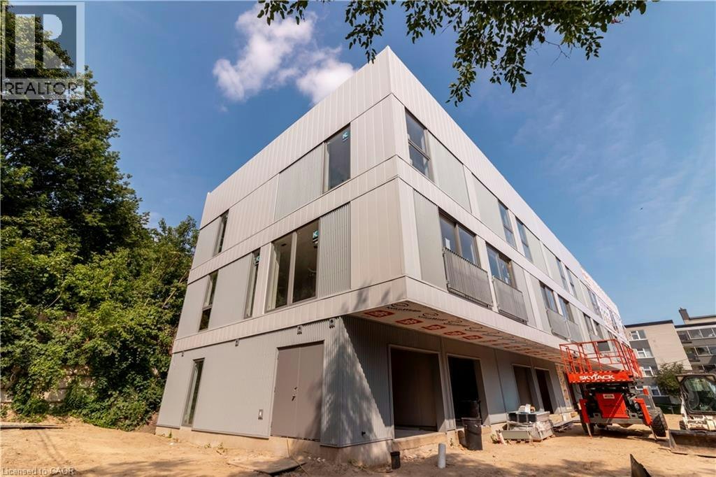 8-114 Madison Avenue S, Kitchener, ON, N2G 3M6 - 21